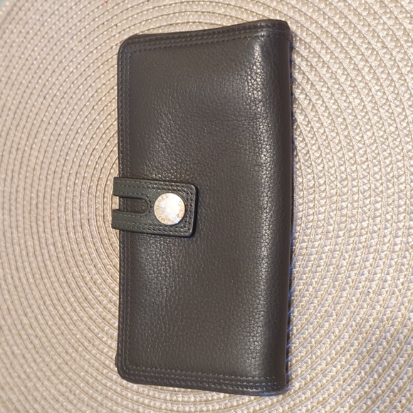 Michael Kors wallet - Picture 1 of 7